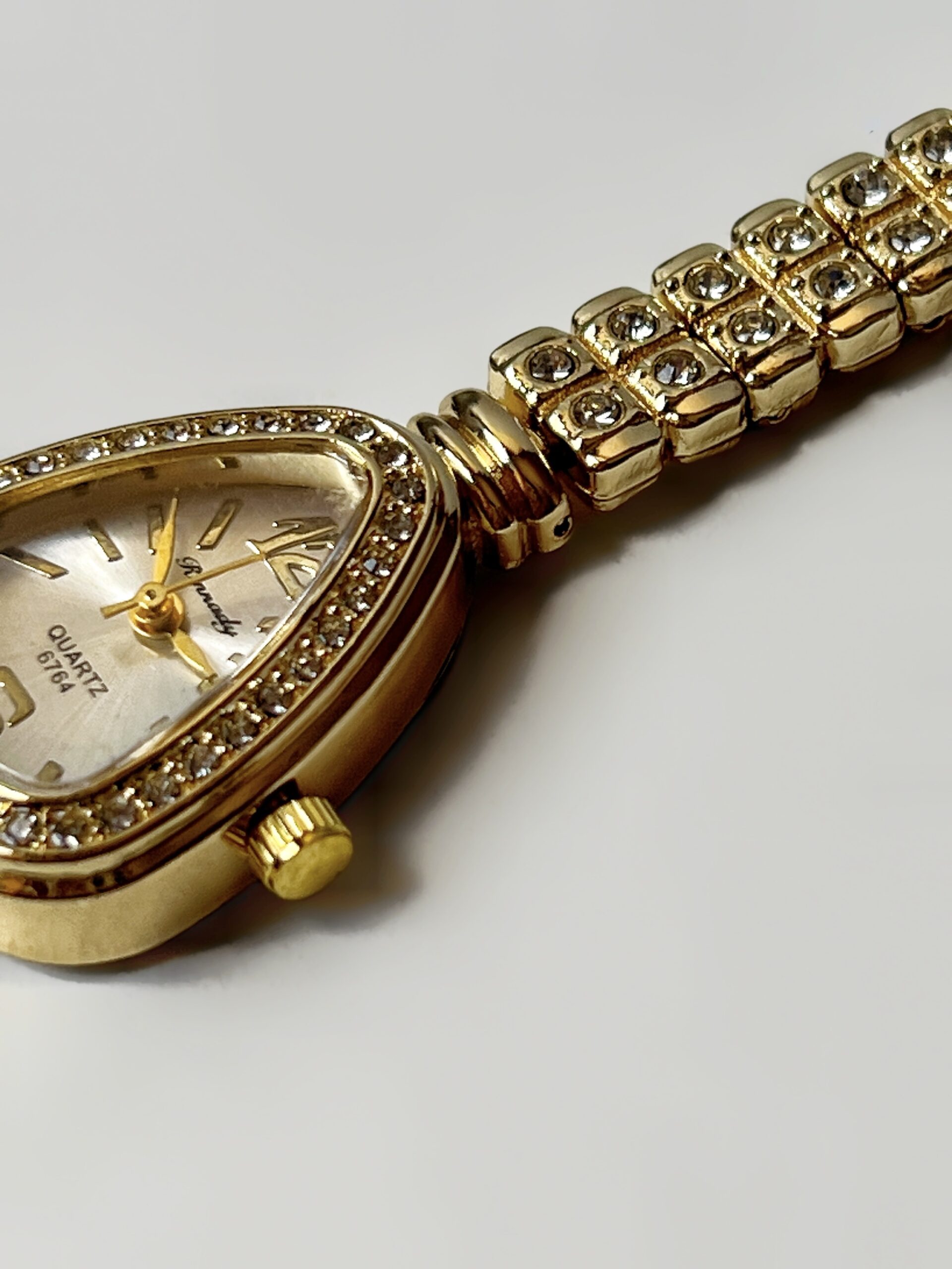 The golden snake watch - Image 4